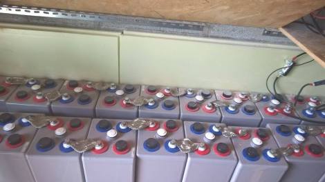 batterie da 2V 800A una enorme quantità di energia stoccata per l'uso anche notturno di condizionatori